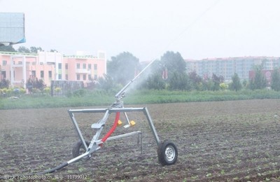 带补贴喷灌机图片素材